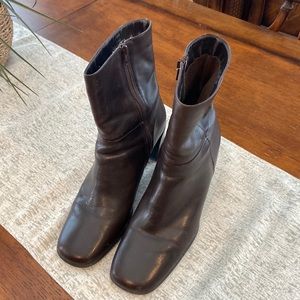 Size 7.5 Casual Corner Brown Boots